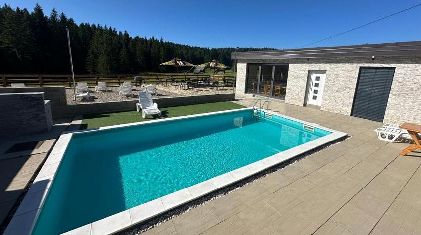 LUXURY GLAMPING NEAR KOTOR VAROŠ OFFERS PERFECT ESCAPE FROM CITY NOISE AND SUMMER HEAT